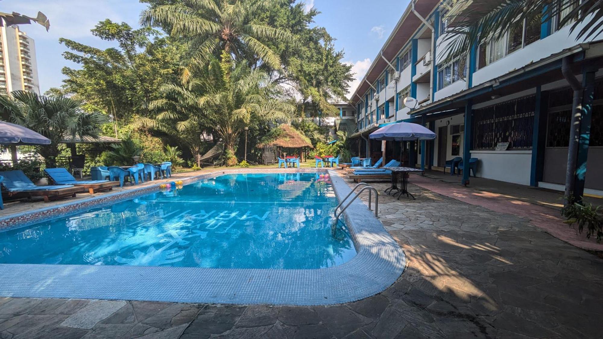 Foyer Du Marin Hotel Douala Bagian luar foto