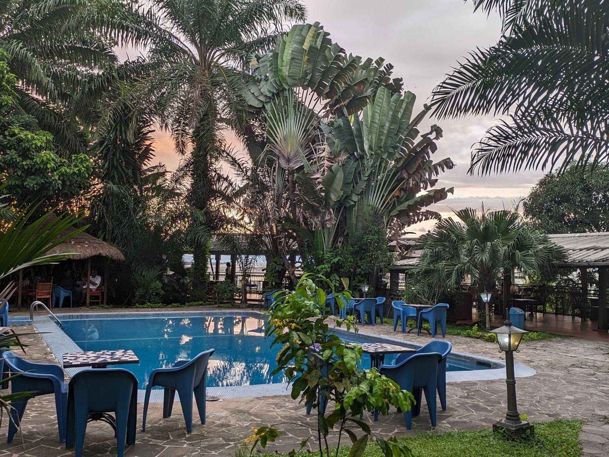 Foyer Du Marin Hotel Douala Bagian luar foto