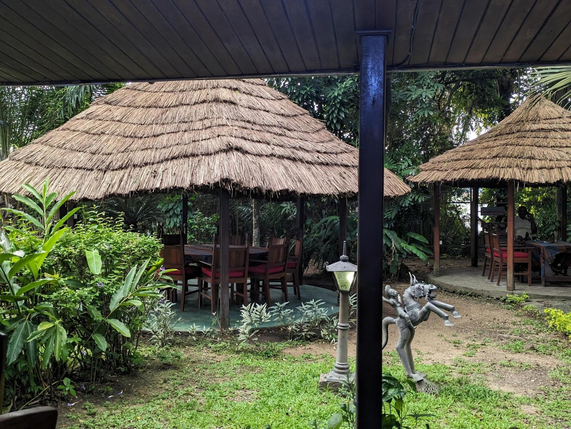 Foyer Du Marin Hotel Douala Bagian luar foto